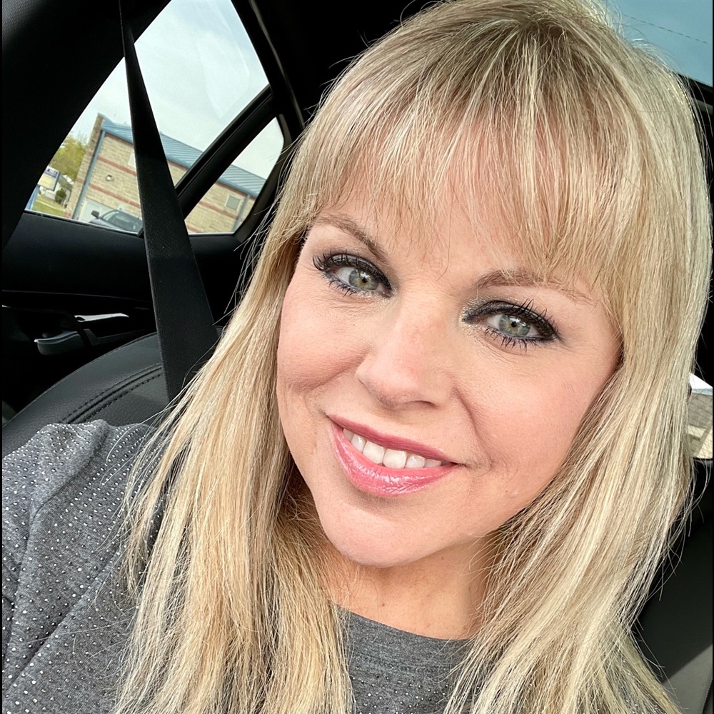 Meet your Posher, Danielle